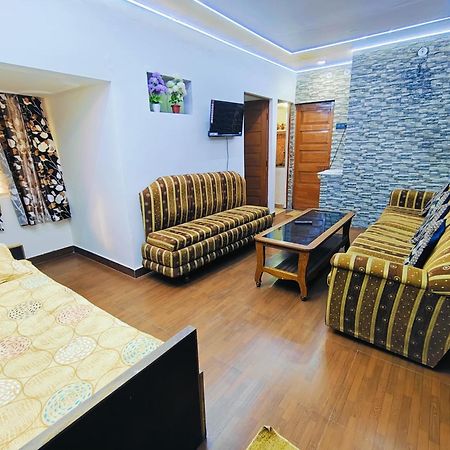 Kiara Home Stays Варанаси Екстериор снимка