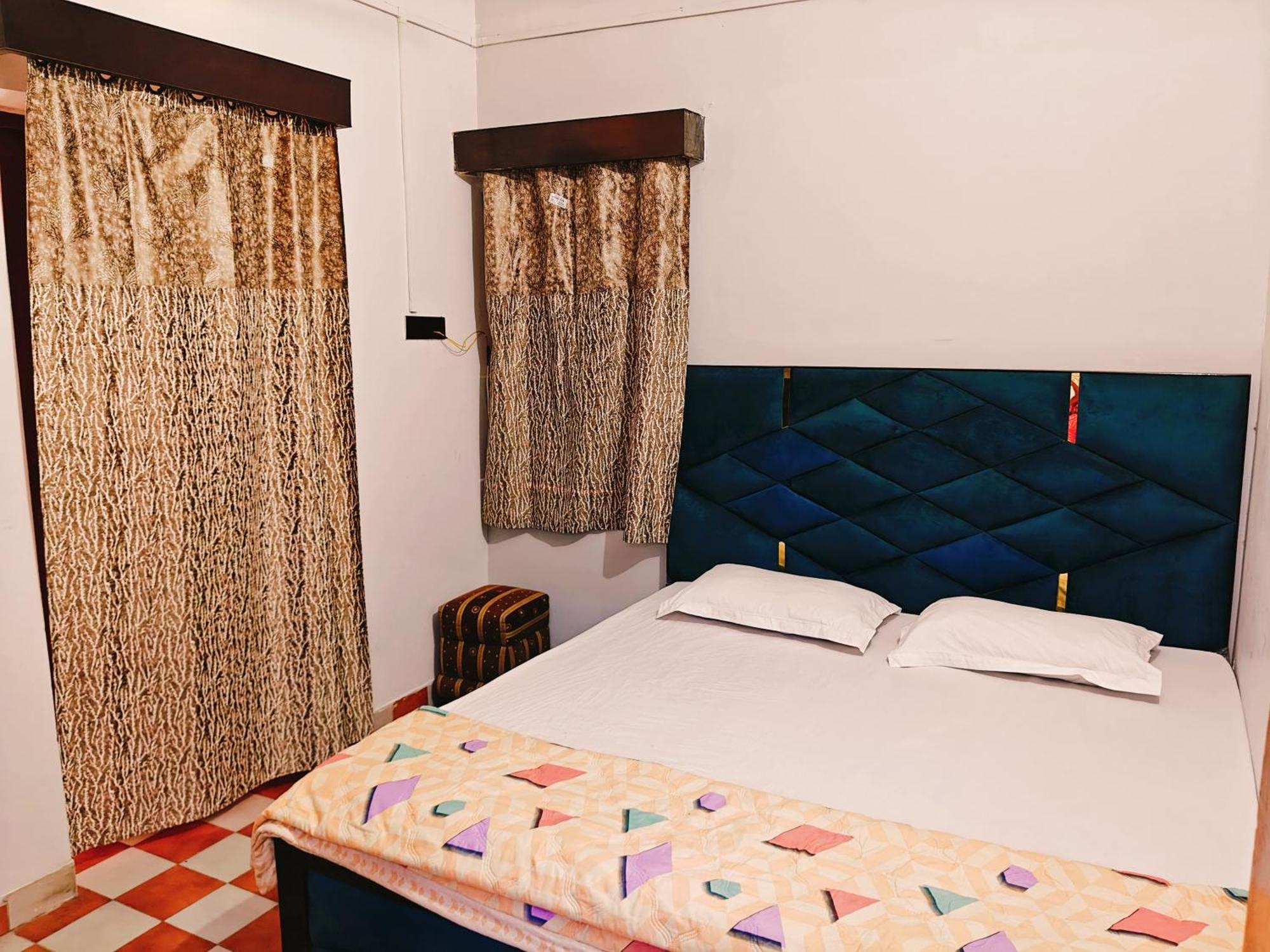 Kiara Home Stays Варанаси Екстериор снимка